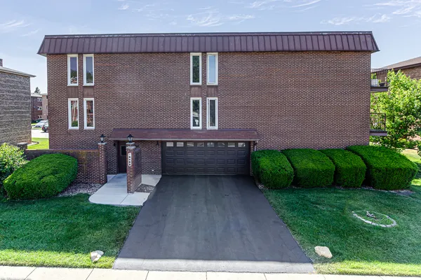 $139,872 | 10408 Menard Avenue, Unit 3, Oak Lawn, IL 60453