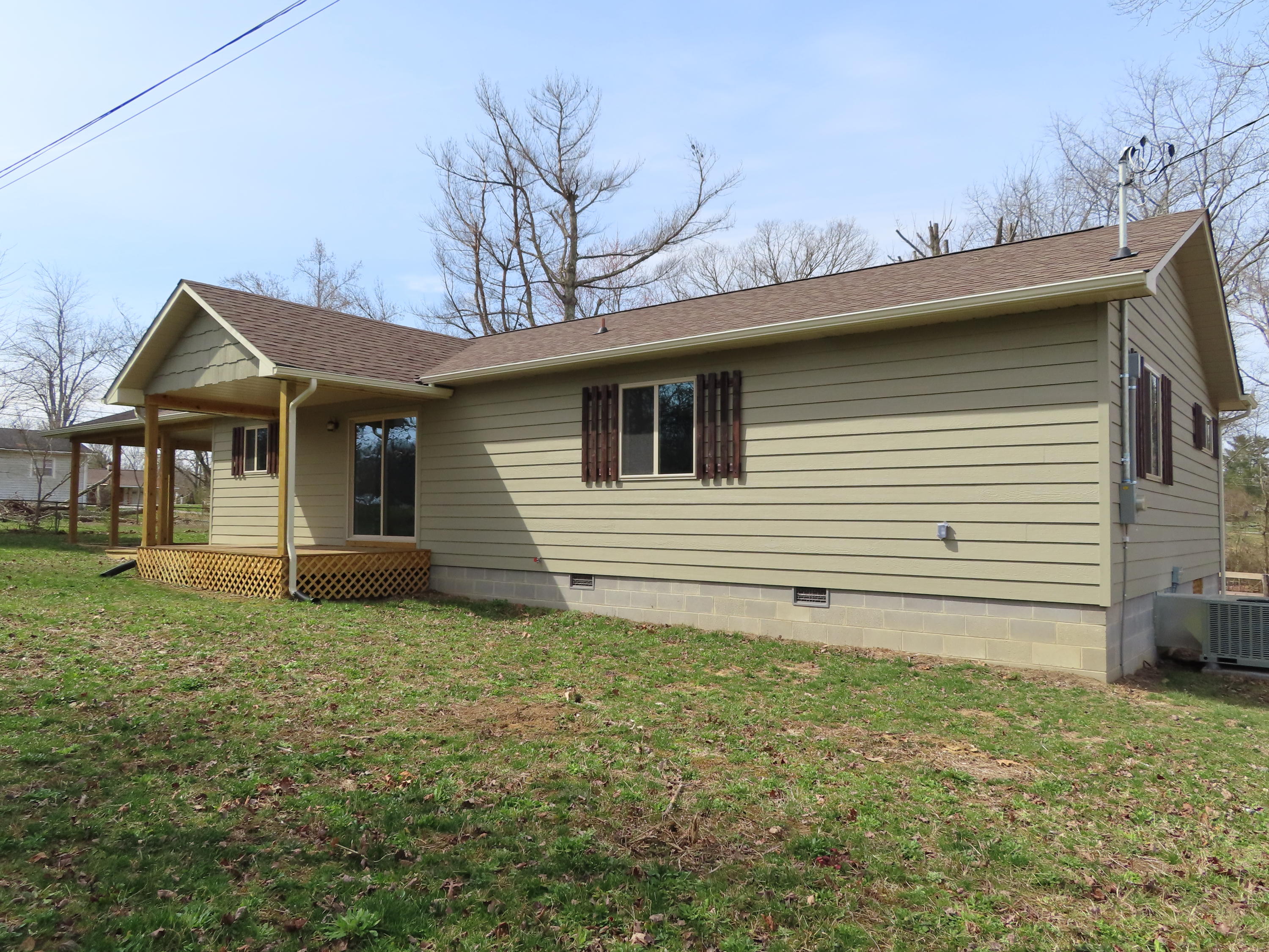 708 Rugby Avenue Jamestown, TN 38556 - Photo 2 of 18 IMG_0786