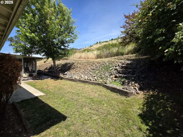 $275,000 | 4545 Northeast Ridenour Street, Winchester, OR 97495