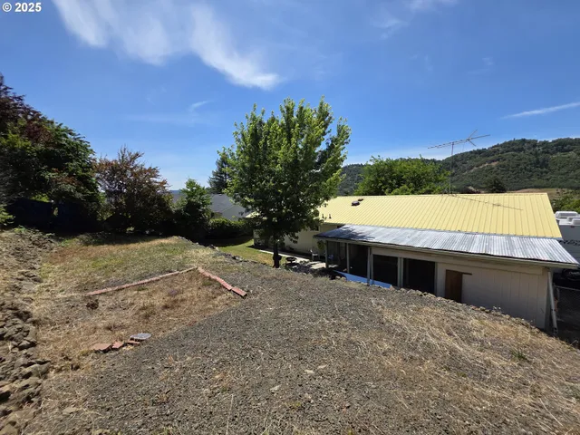 $275,000 | 4545 Northeast Ridenour Street, Winchester, OR 97495