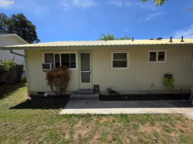 $275,000 | 4545 Northeast Ridenour Street, Winchester, OR 97495