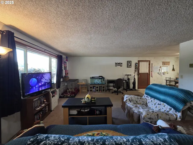 $275,000 | 4545 Northeast Ridenour Street, Winchester, OR 97495