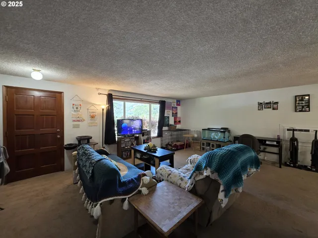 $275,000 | 4545 Northeast Ridenour Street, Winchester, OR 97495