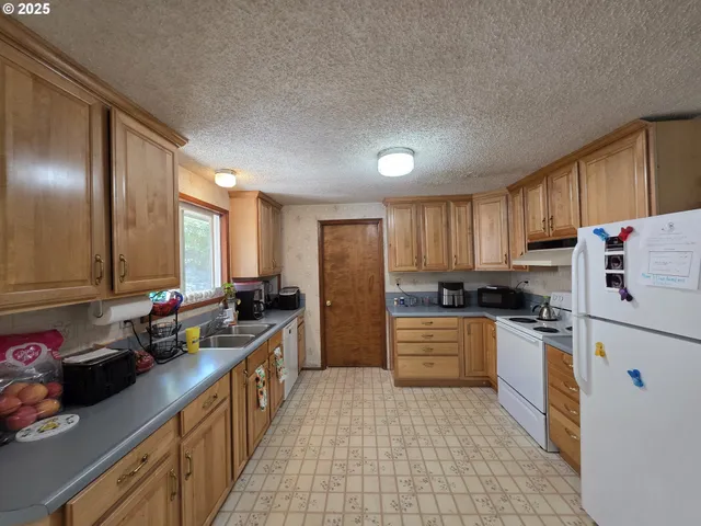 $275,000 | 4545 Northeast Ridenour Street, Winchester, OR 97495