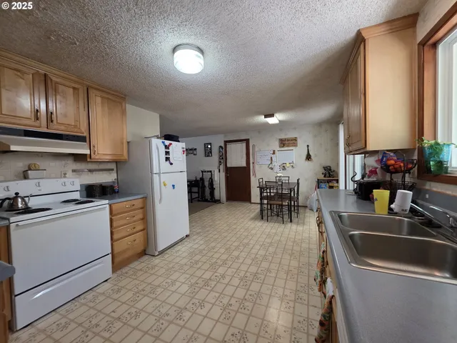 $275,000 | 4545 Northeast Ridenour Street, Winchester, OR 97495