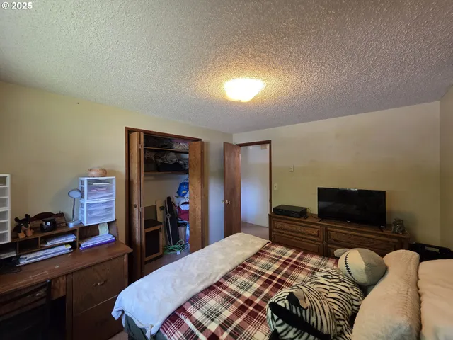 $275,000 | 4545 Northeast Ridenour Street, Winchester, OR 97495