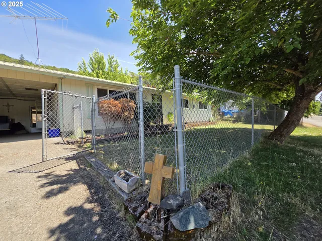 $275,000 | 4545 Northeast Ridenour Street, Winchester, OR 97495