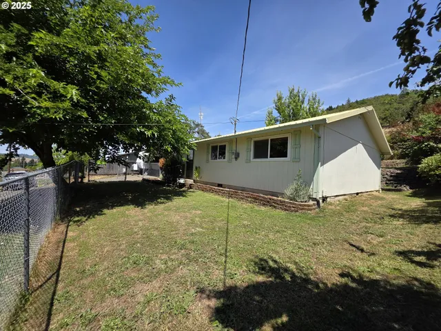 $275,000 | 4545 Northeast Ridenour Street, Winchester, OR 97495