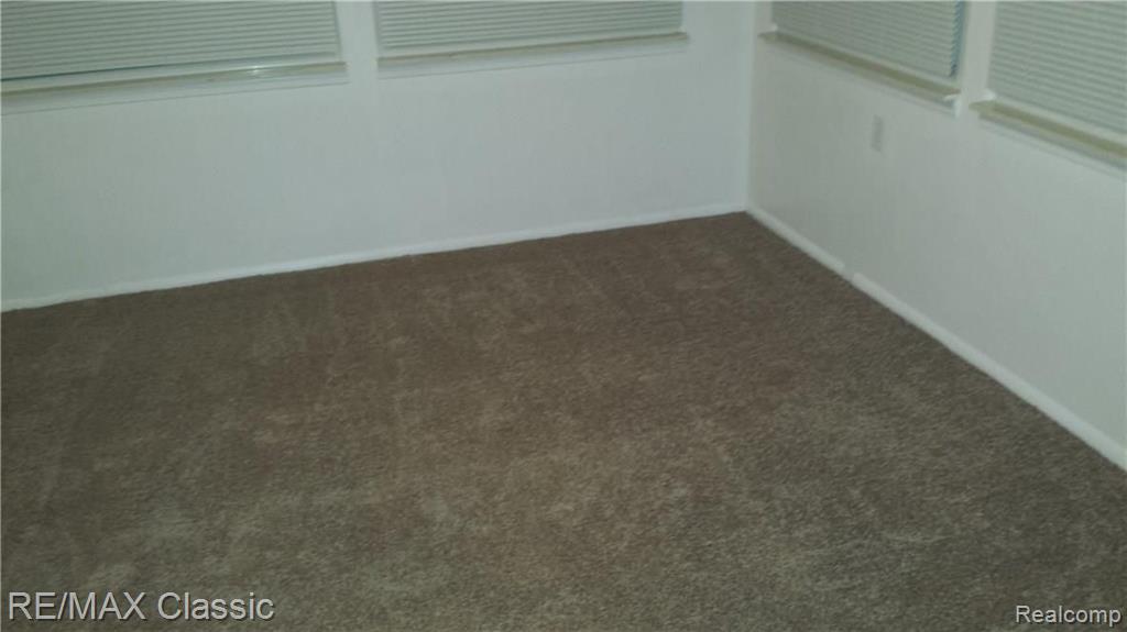 21140 Rensselaer Street Farmington Hills, MI 48336 - Photo 8 of 12