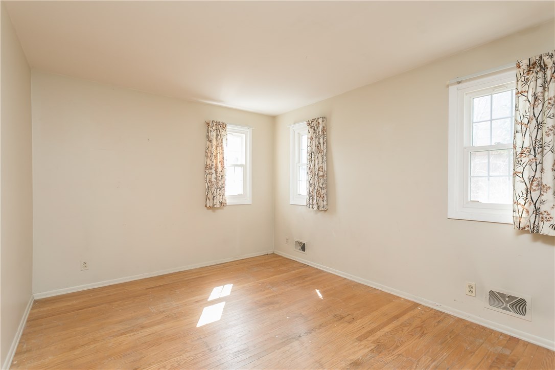 1054 Lake Road Webster, NY 14580 - Photo 16 of 23