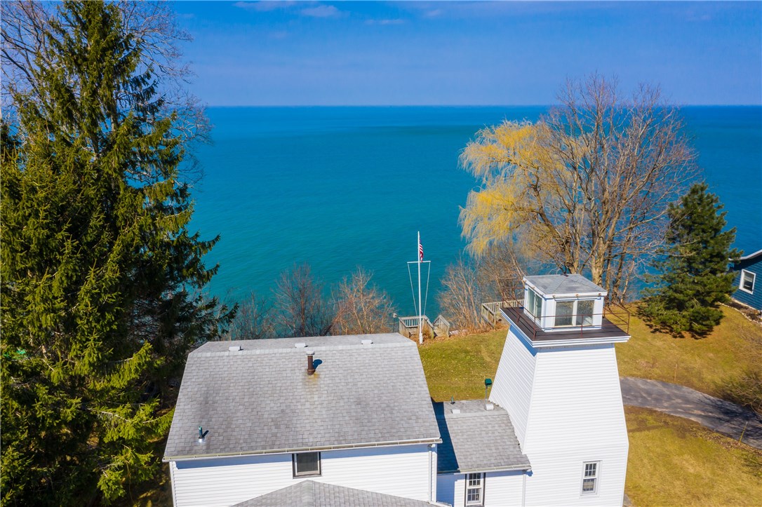 1054 Lake Road Webster, NY 14580 - Photo 5 of 23