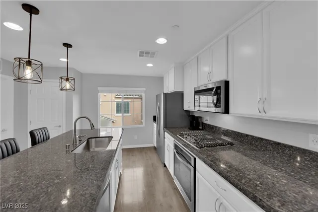 $450,000 | 9956 Sable Point Street, Las Vegas, NV 89178