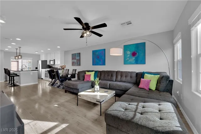 $450,000 | 9956 Sable Point Street, Las Vegas, NV 89178