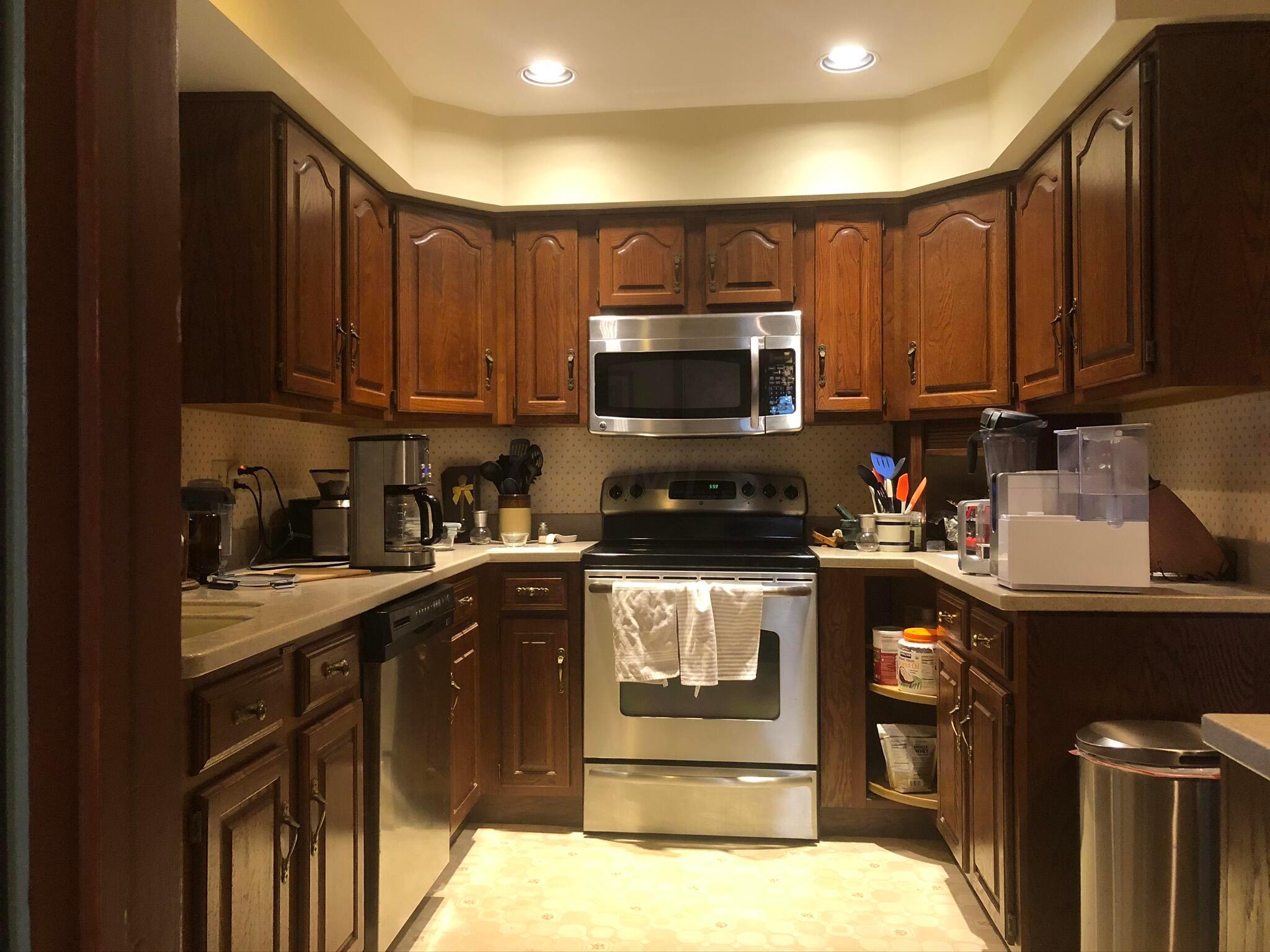 939 Vernon Road Columbus, OH 43209 - Photo 6 of 20 kitchen