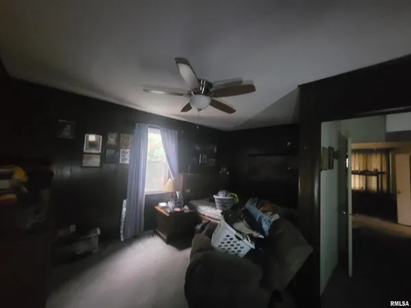 $49,000 | 905 West Monroe Street, Herrin, IL 62948