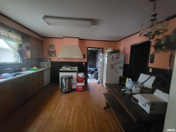 $49,000 | 905 West Monroe Street, Herrin, IL 62948