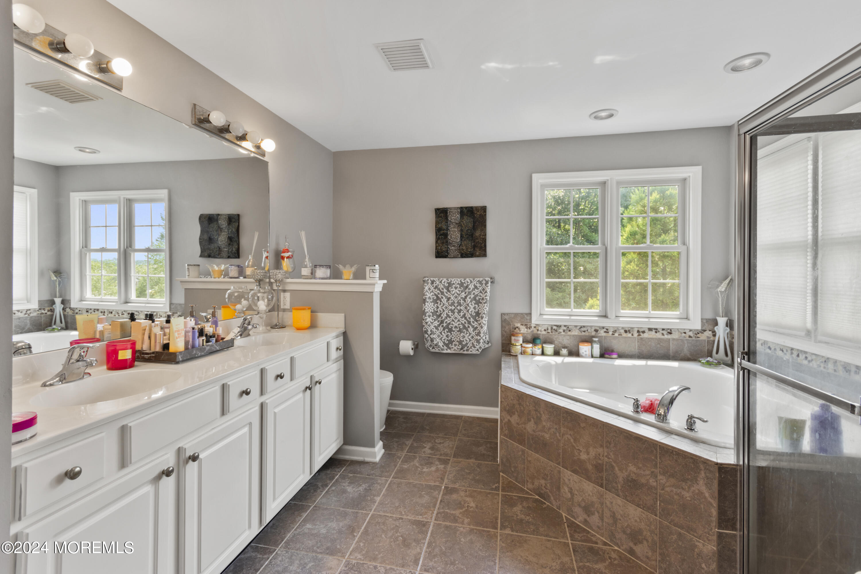 29 Morris Drive Old Bridge, NJ 08857 - Photo 15 of 29 DSC_0180 (2024-08-02T15_48_44.597)