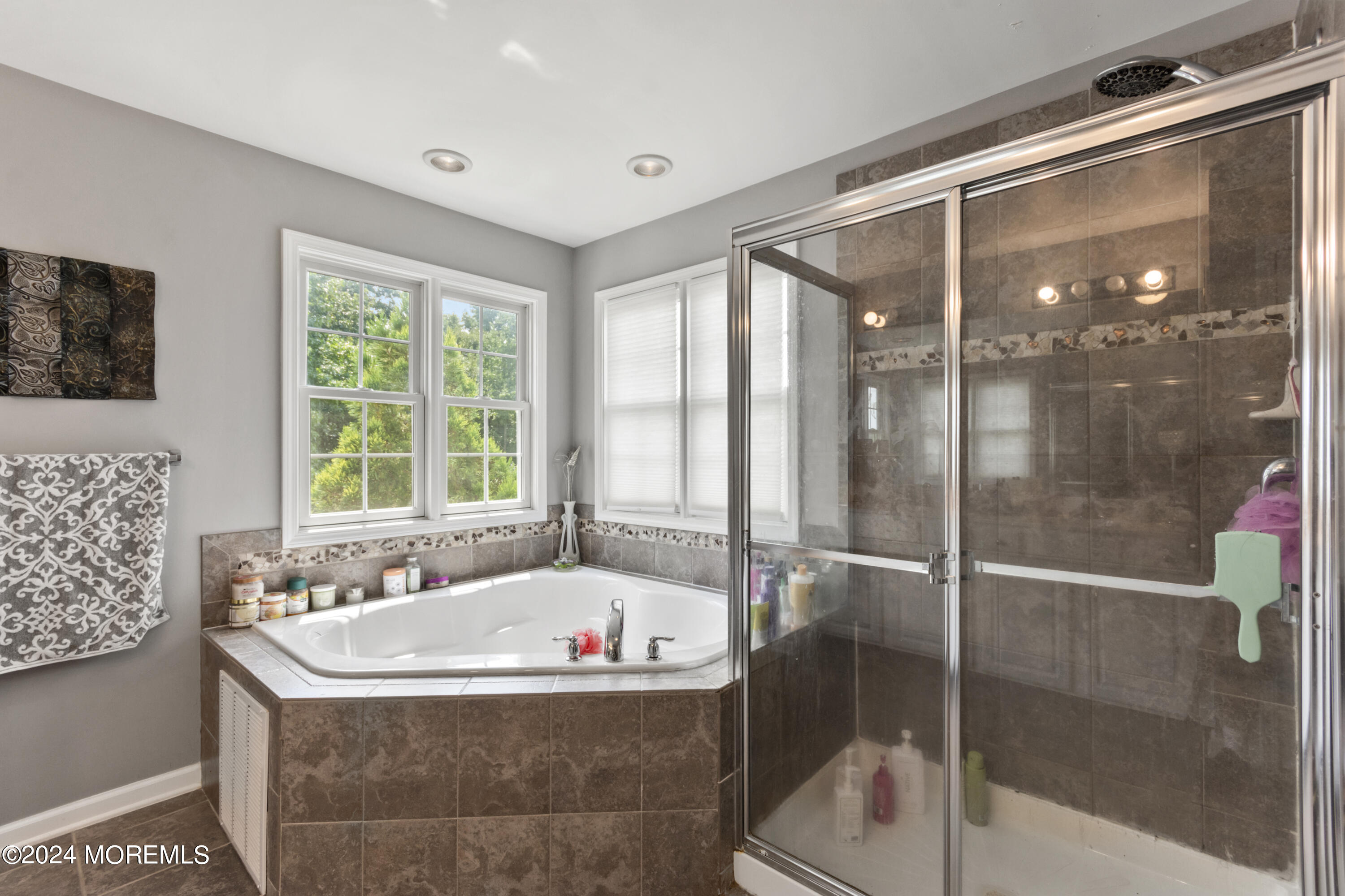 29 Morris Drive Old Bridge, NJ 08857 - Photo 16 of 29 DSC_0190 (2024-08-02T15_48_57.910)