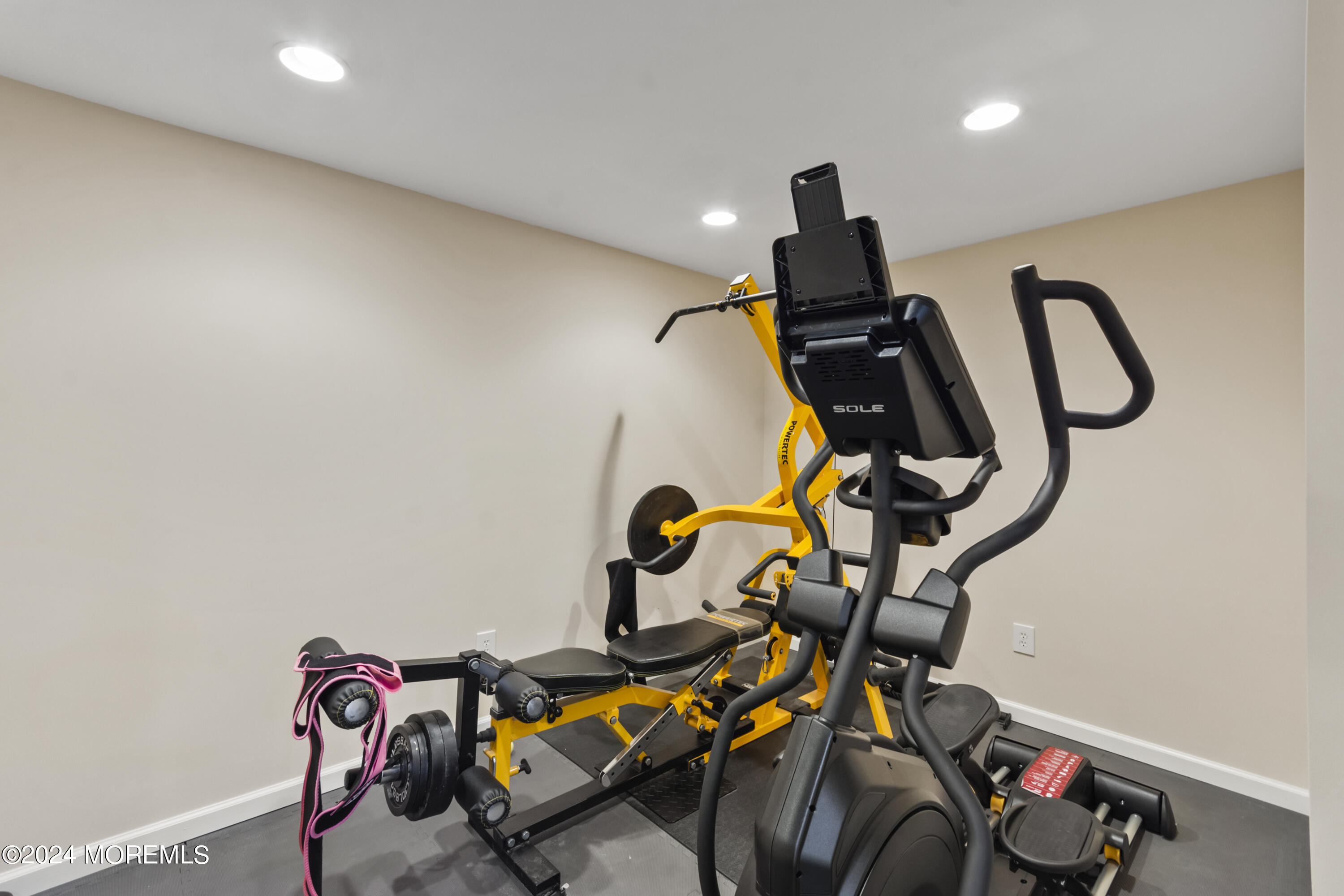 29 Morris Drive Old Bridge, NJ 08857 - Photo 28 of 29 DSC_0240 (2024-08-02T15_49_58.520)