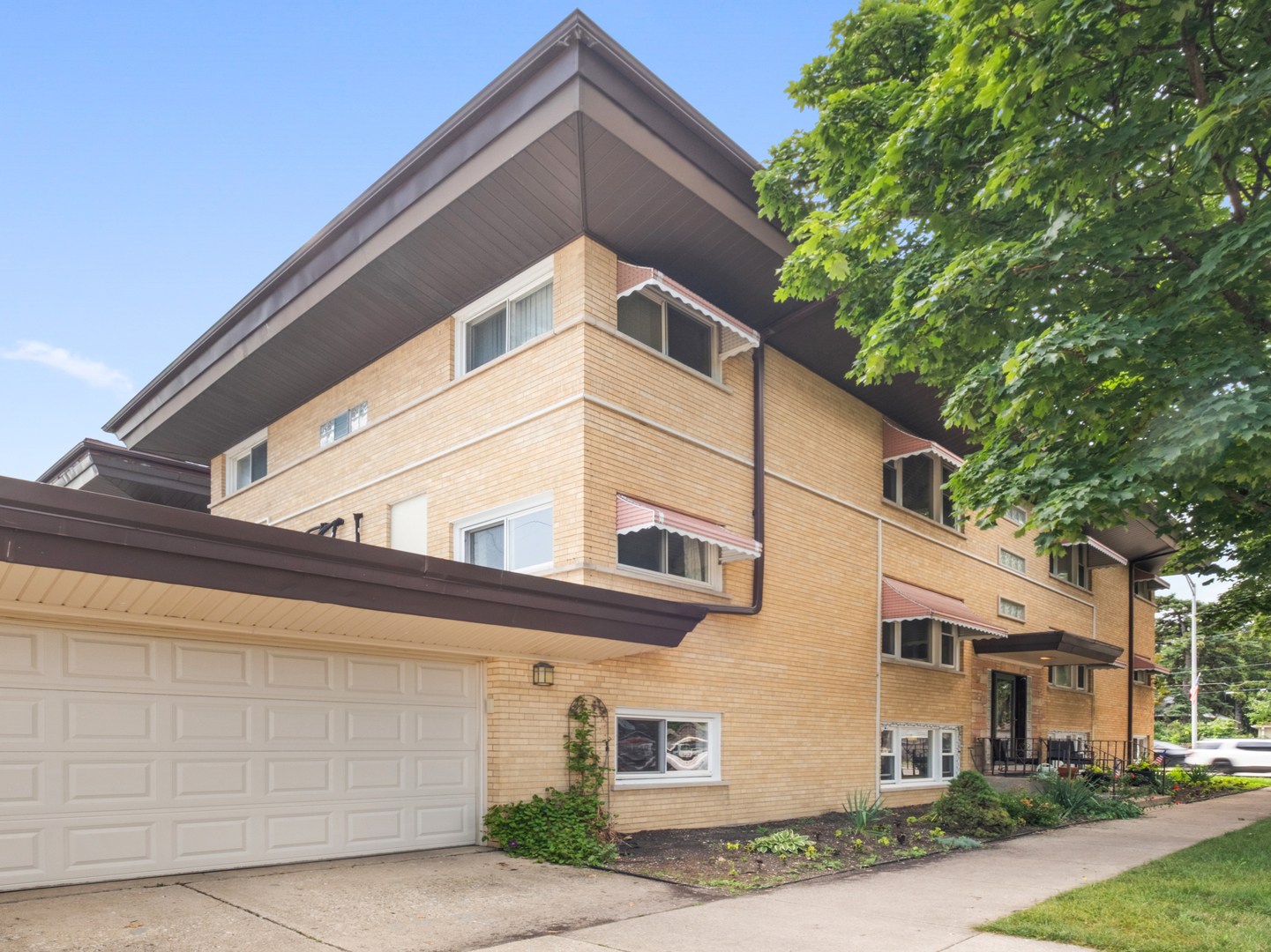 7818 West 26th Street, Unit 1N Riverside, IL 60546 - Photo 1 of 15