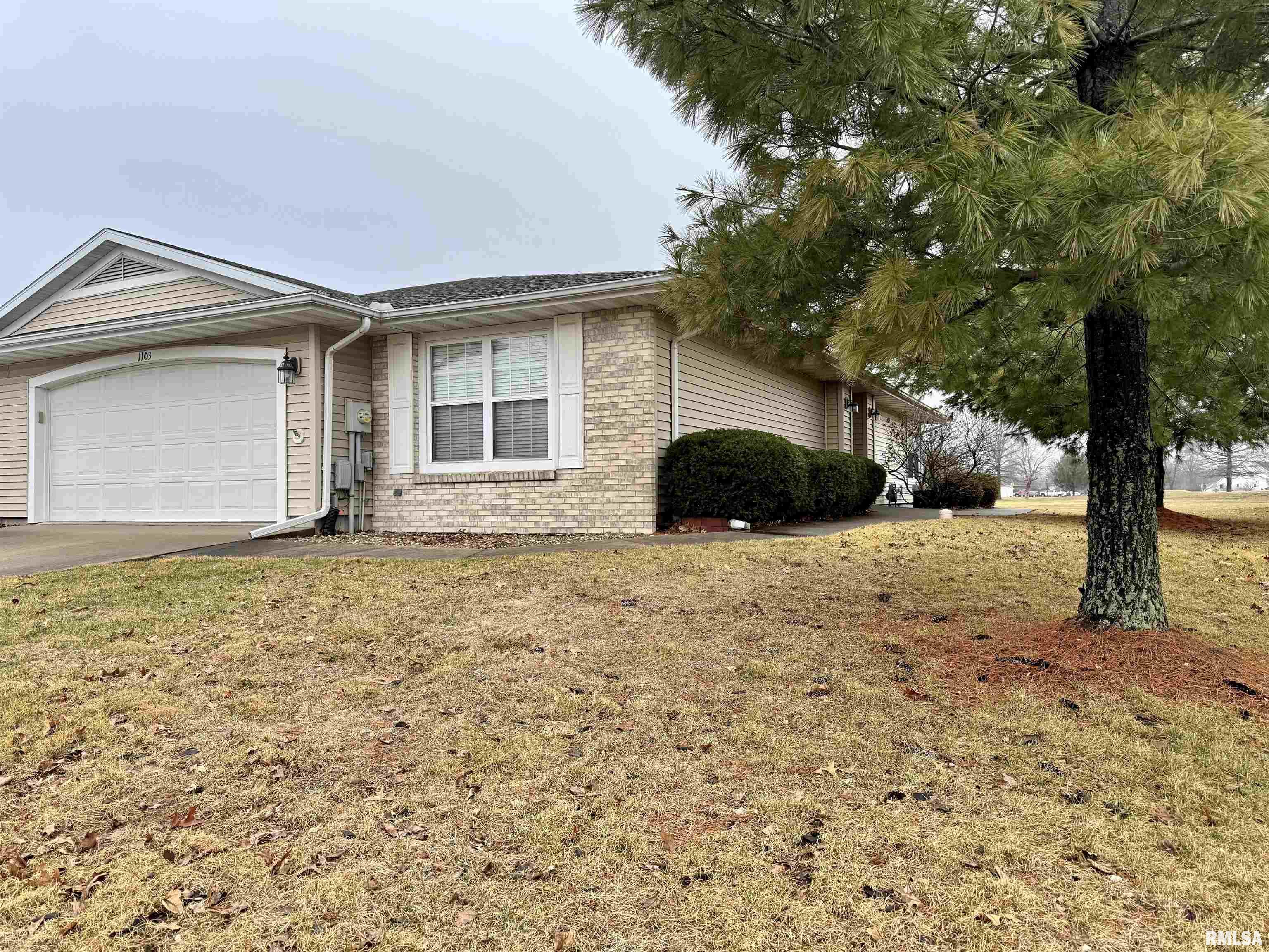 1103 Hawthorn Ridge Macomb, IL 61455 - Photo 1 of 31