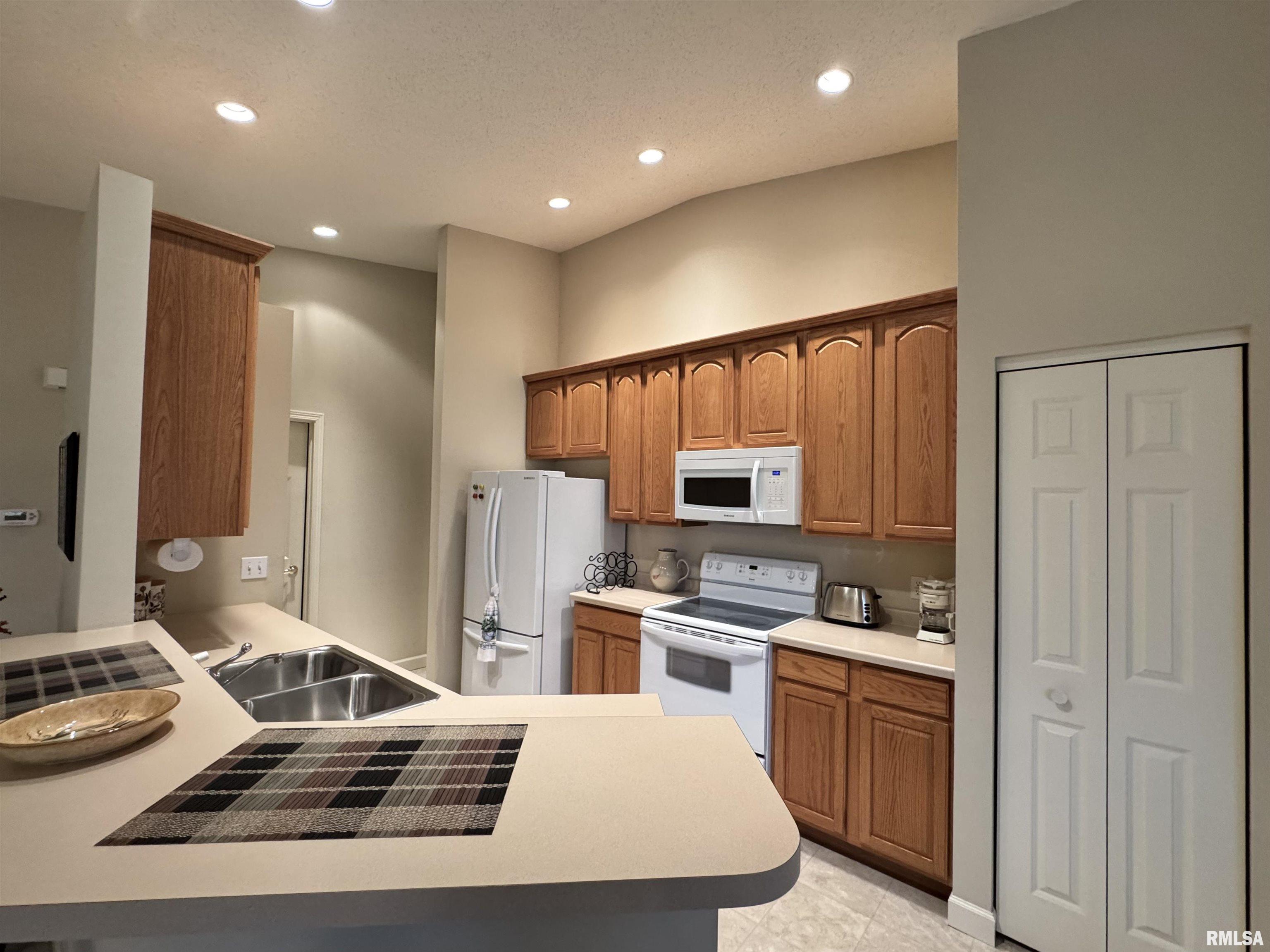 1103 Hawthorn Ridge Macomb, IL 61455 - Photo 13 of 31