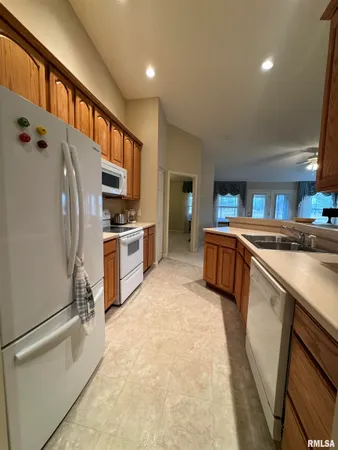 $205,000 | 1103 Hawthorn Ridge, Macomb, IL 61455