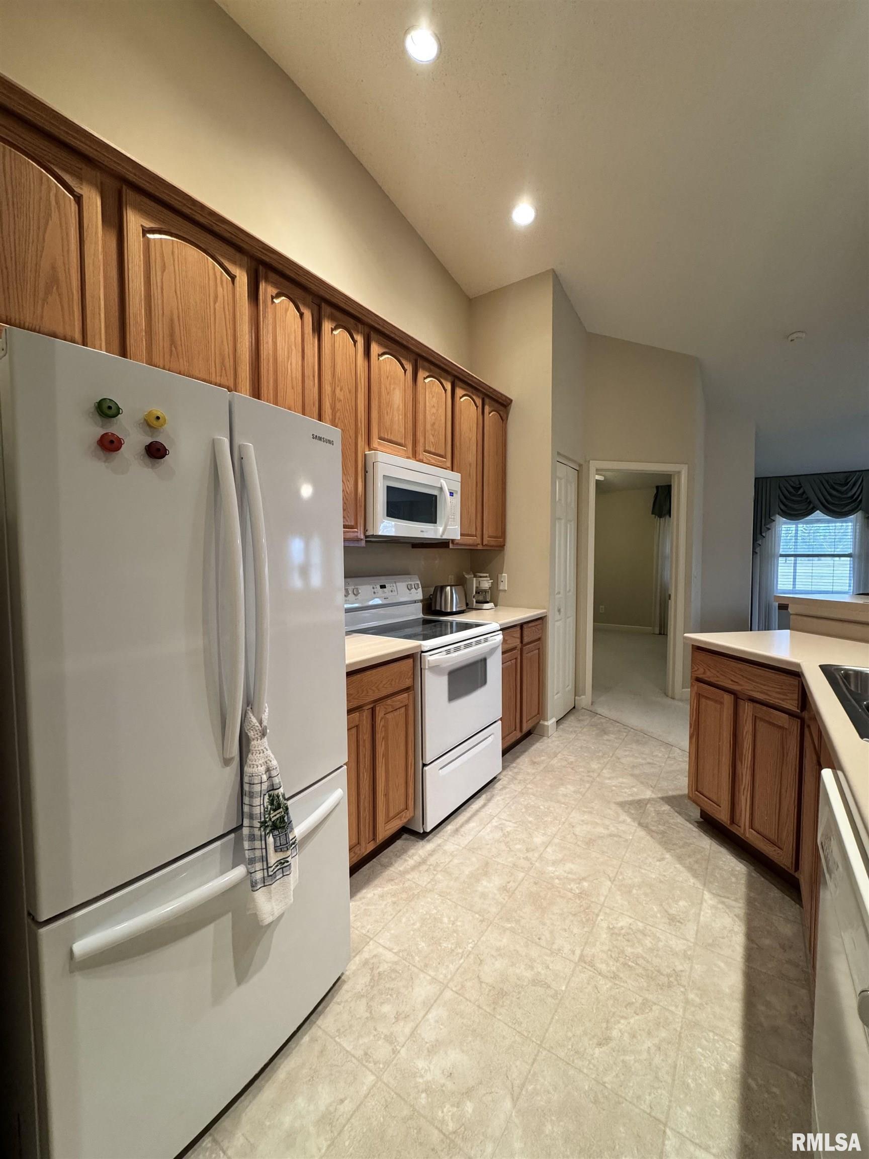 1103 Hawthorn Ridge Macomb, IL 61455 - Photo 18 of 31