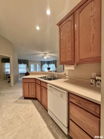 $205,000 | 1103 Hawthorn Ridge, Macomb, IL 61455