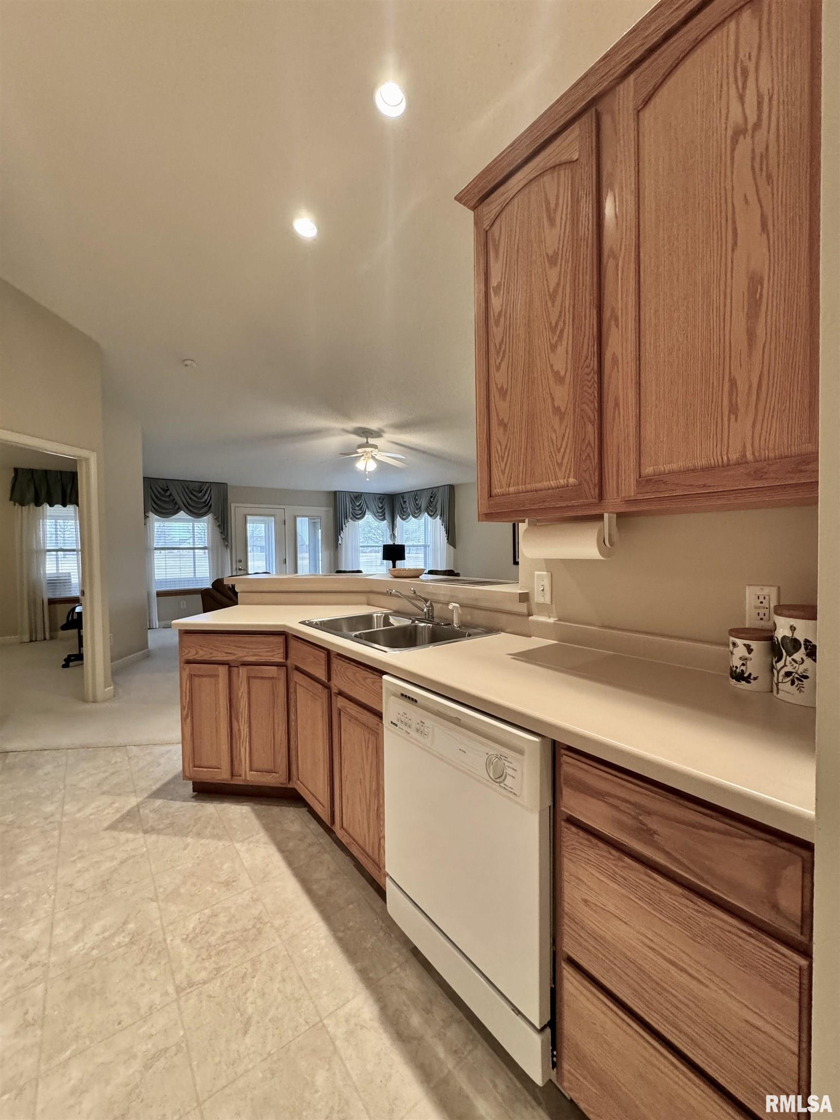 1103 Hawthorn Ridge Macomb, IL 61455 - Photo 19 of 31