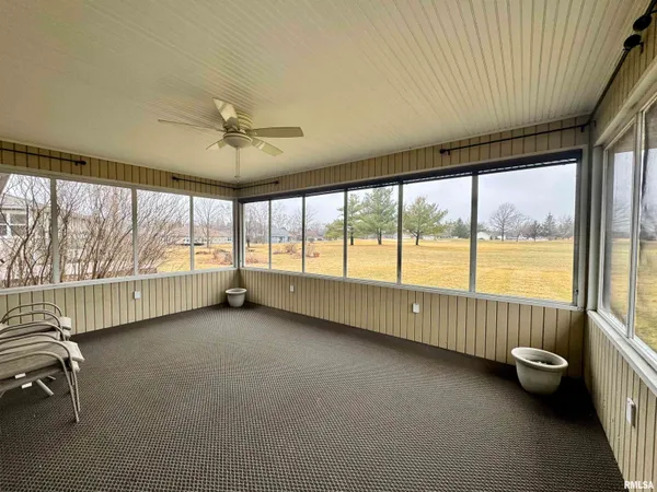 $205,000 | 1103 Hawthorn Ridge, Macomb, IL 61455