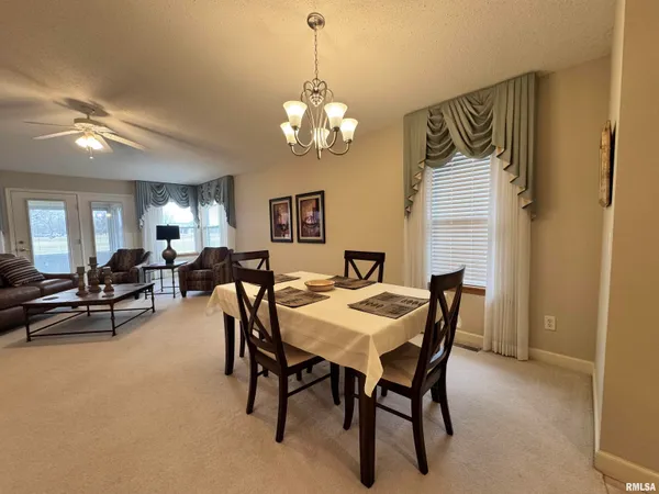 $205,000 | 1103 Hawthorn Ridge, Macomb, IL 61455