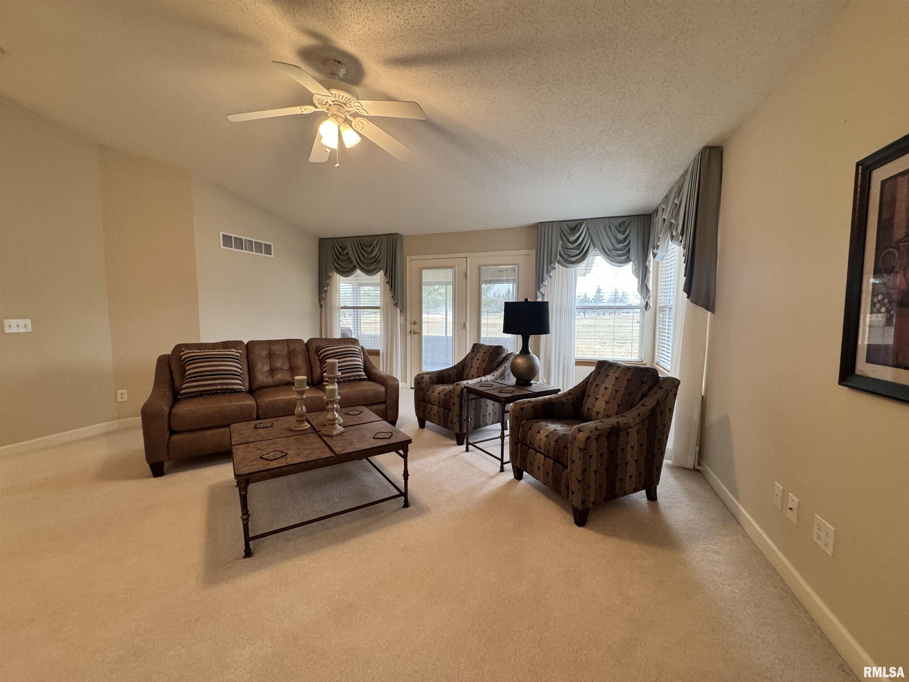 1103 Hawthorn Ridge Macomb, IL 61455 - Photo 6 of 31