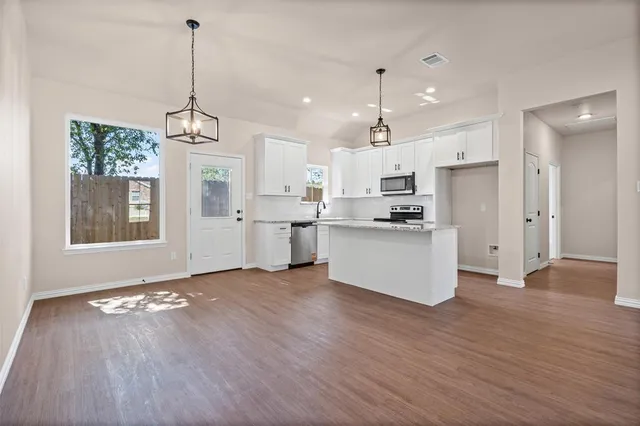 $270,000 | 901 Southwest 10th Street, Mineral Wells, TX 76067