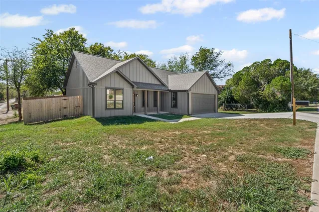 $270,000 | 901 Southwest 10th Street, Mineral Wells, TX 76067