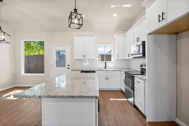 $270,000 | 901 Southwest 10th Street, Mineral Wells, TX 76067