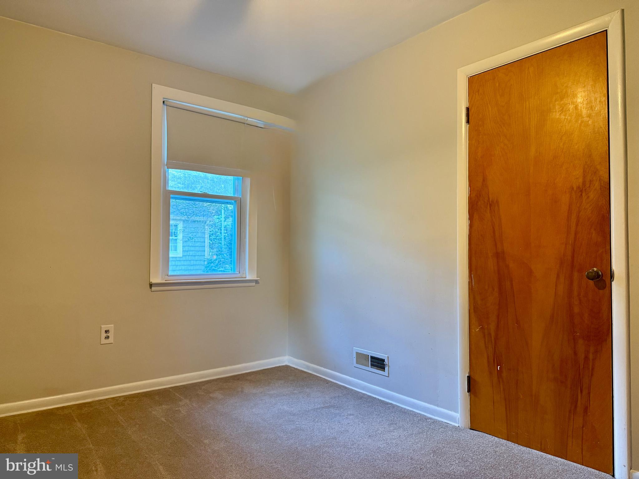 3817 Schroeder Avenue Perry Hall, MD 21128 - Photo 28 of 48 an empty room with windows