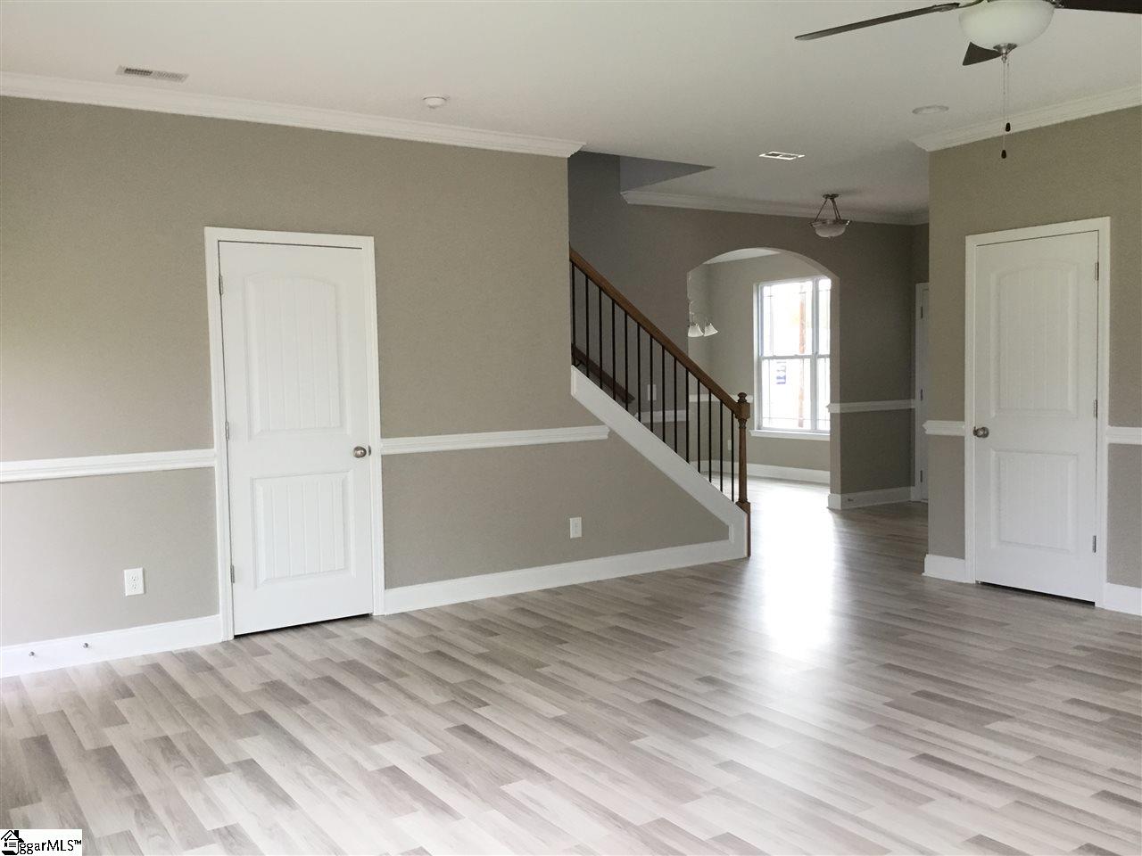 489 Clover Road Duncan, SC 29334 - Photo 4 of 32