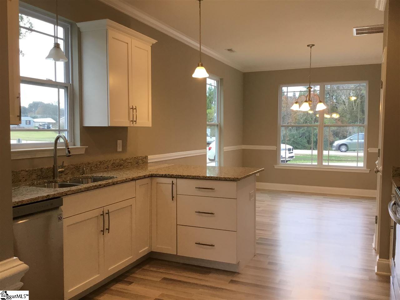 489 Clover Road Duncan, SC 29334 - Photo 8 of 32
