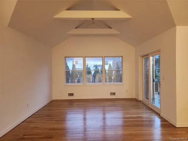 $1,149,900 | 1 A Jackson Avenue, Unit A, Hampton Bays, NY 11946