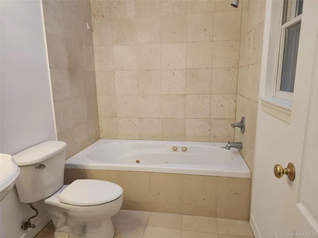 $1,149,900 | 1 A Jackson Avenue, Unit A, Hampton Bays, NY 11946