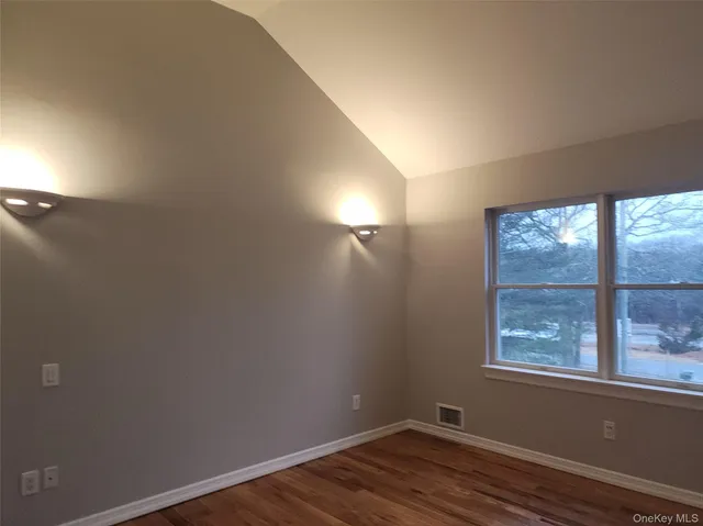 $1,149,900 | 1 A Jackson Avenue, Unit A, Hampton Bays, NY 11946