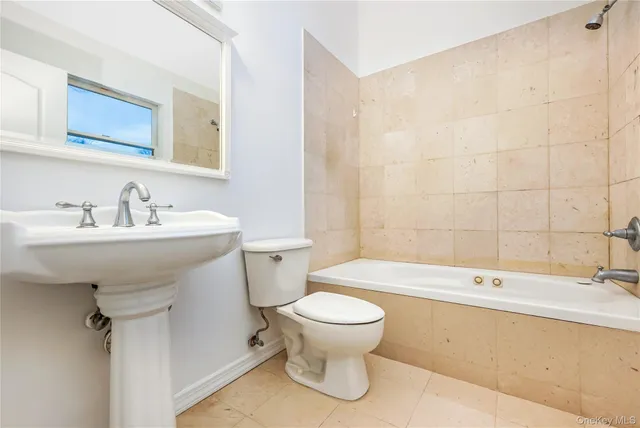 $1,149,900 | 1 A Jackson Avenue, Unit A, Hampton Bays, NY 11946