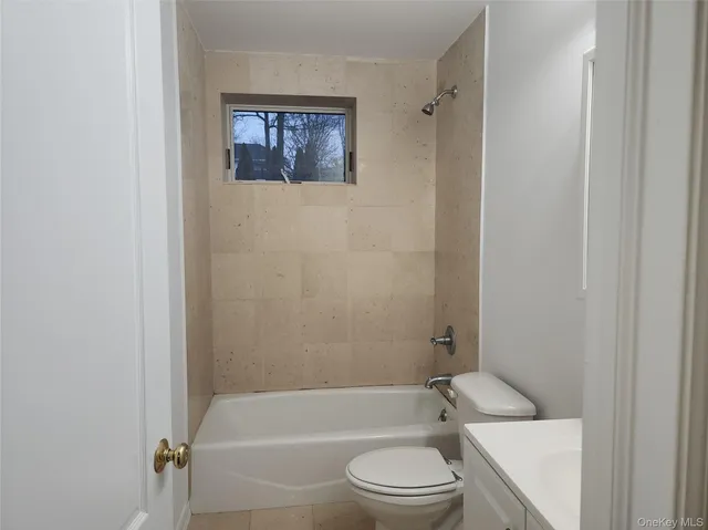 $1,149,900 | 1 A Jackson Avenue, Unit A, Hampton Bays, NY 11946