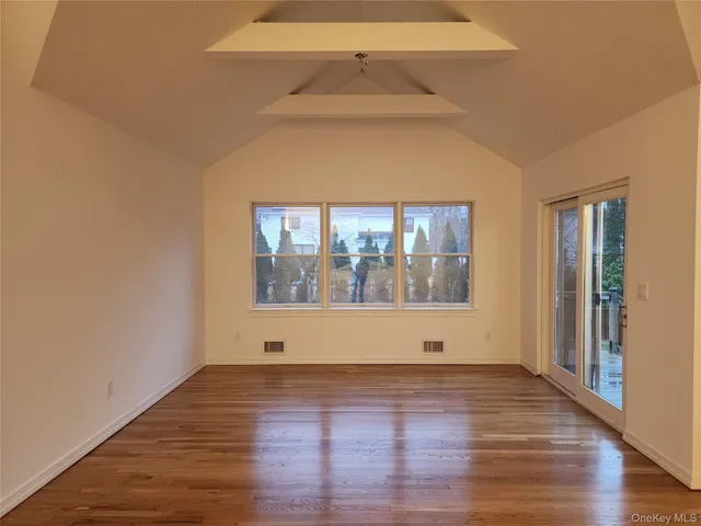 $1,149,900 | 1 A Jackson Avenue, Unit A, Hampton Bays, NY 11946