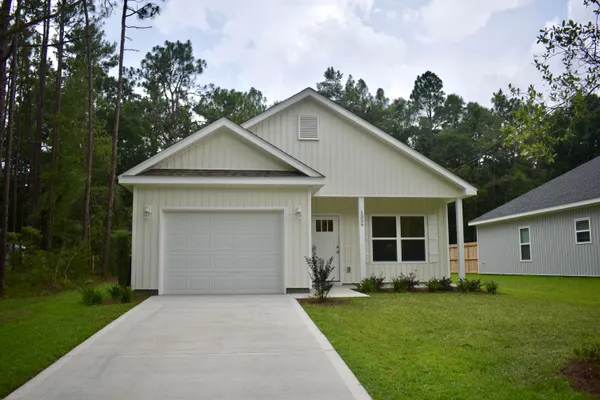 $1,895 | 1359 East Chestnut Avenue, Crestview, FL 32539