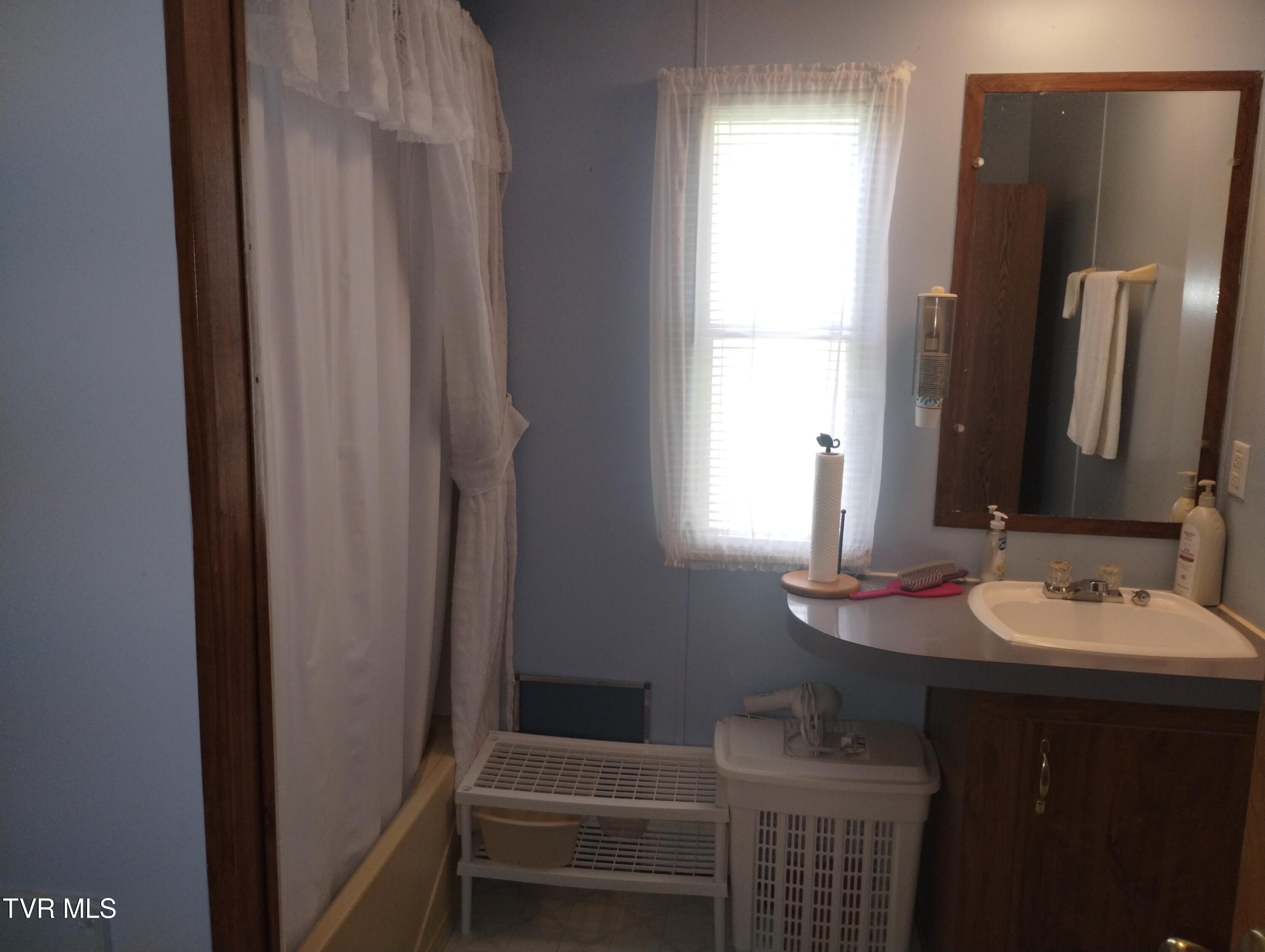 6560 Gilliam Road Wise, VA 24293 - Photo 19 of 22 Full bath