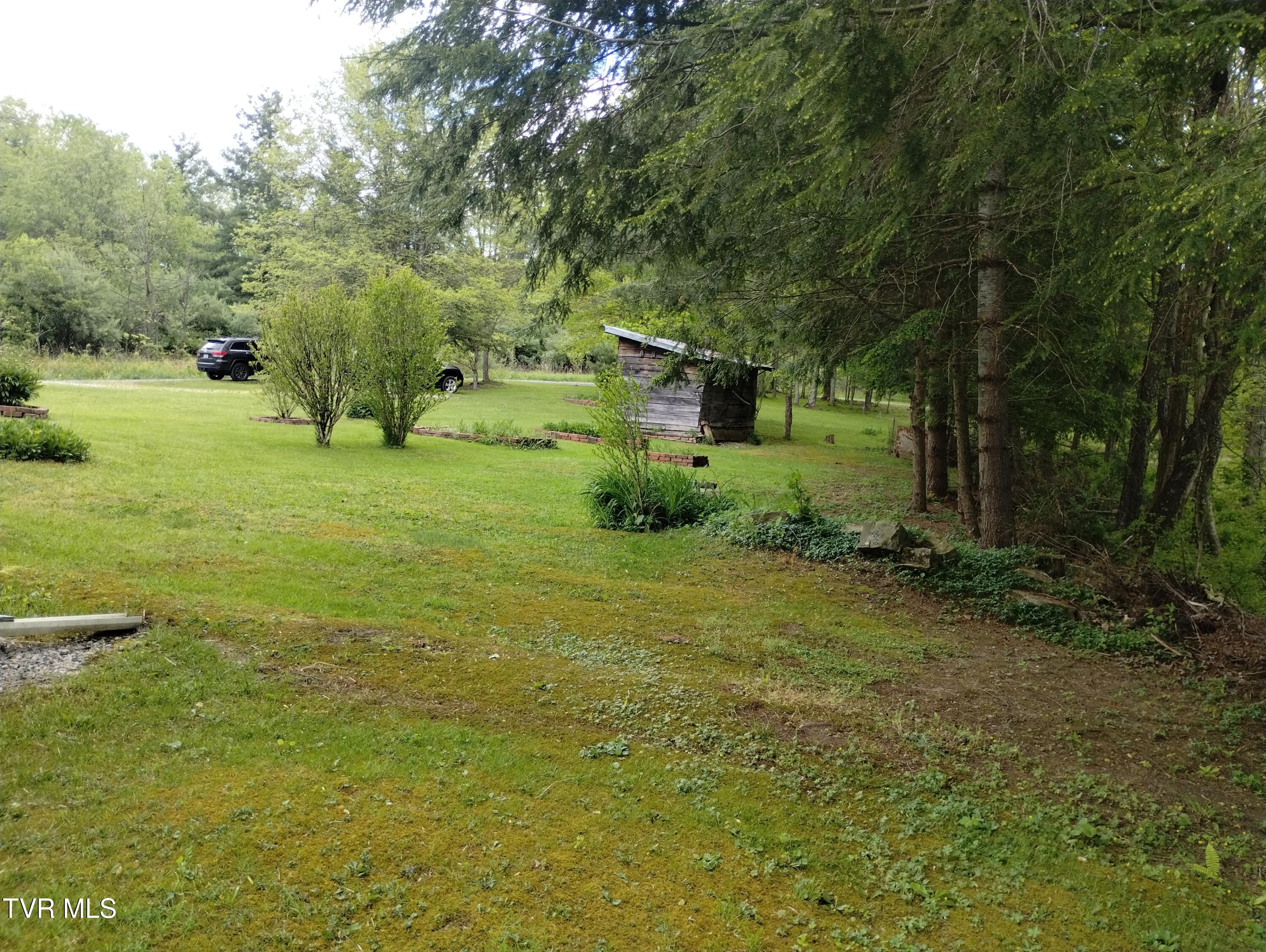 6560 Gilliam Road Wise, VA 24293 - Photo 7 of 22 Front yard view from left side of house