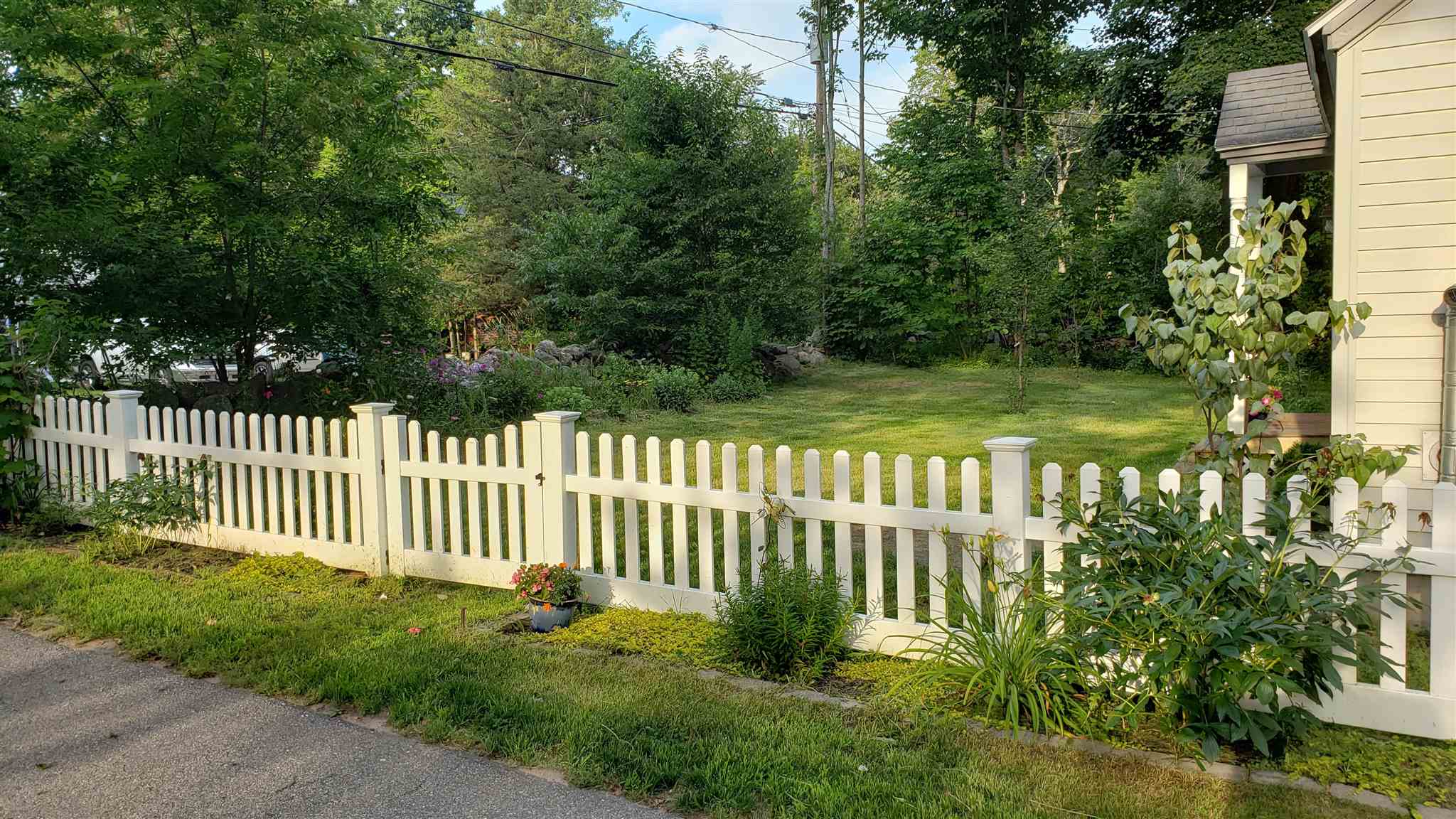 109 Nottingham Road Deerfield, NH 03037 - Photo 2 of 21