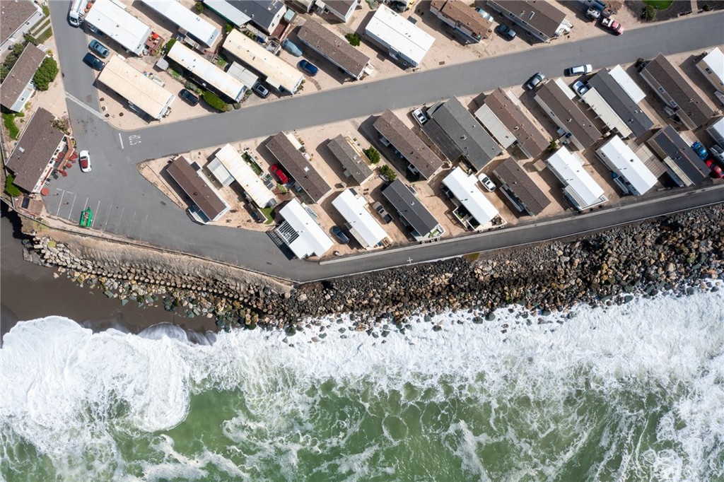 109 1st Avenue, Unit 3 Pacifica, CA 94044 - Photo 21 of 23 a view of wooden fence